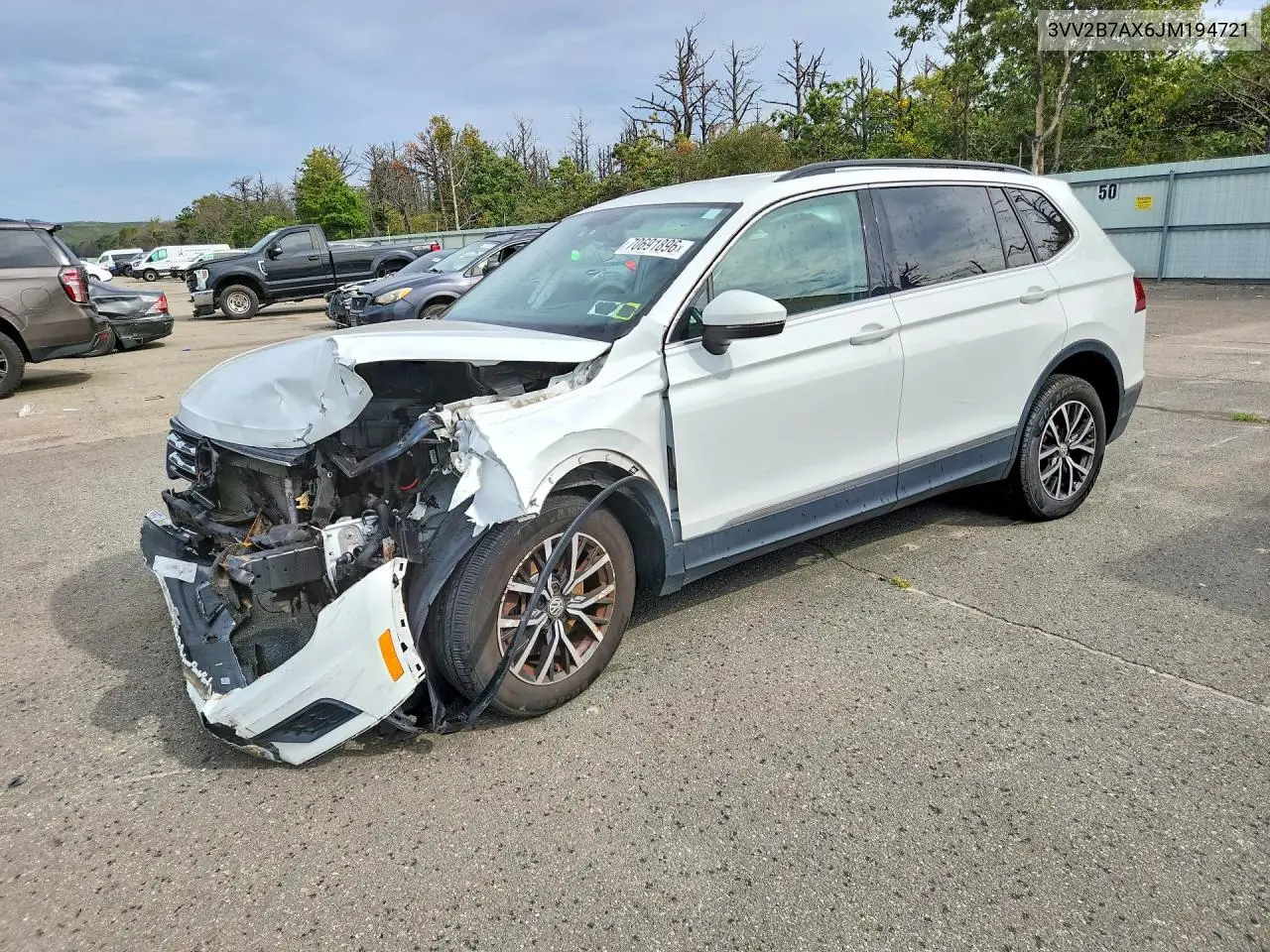 VOLKSWAGEN TIGUAN 2018, VIN 3VV2B7AX6JM194721
