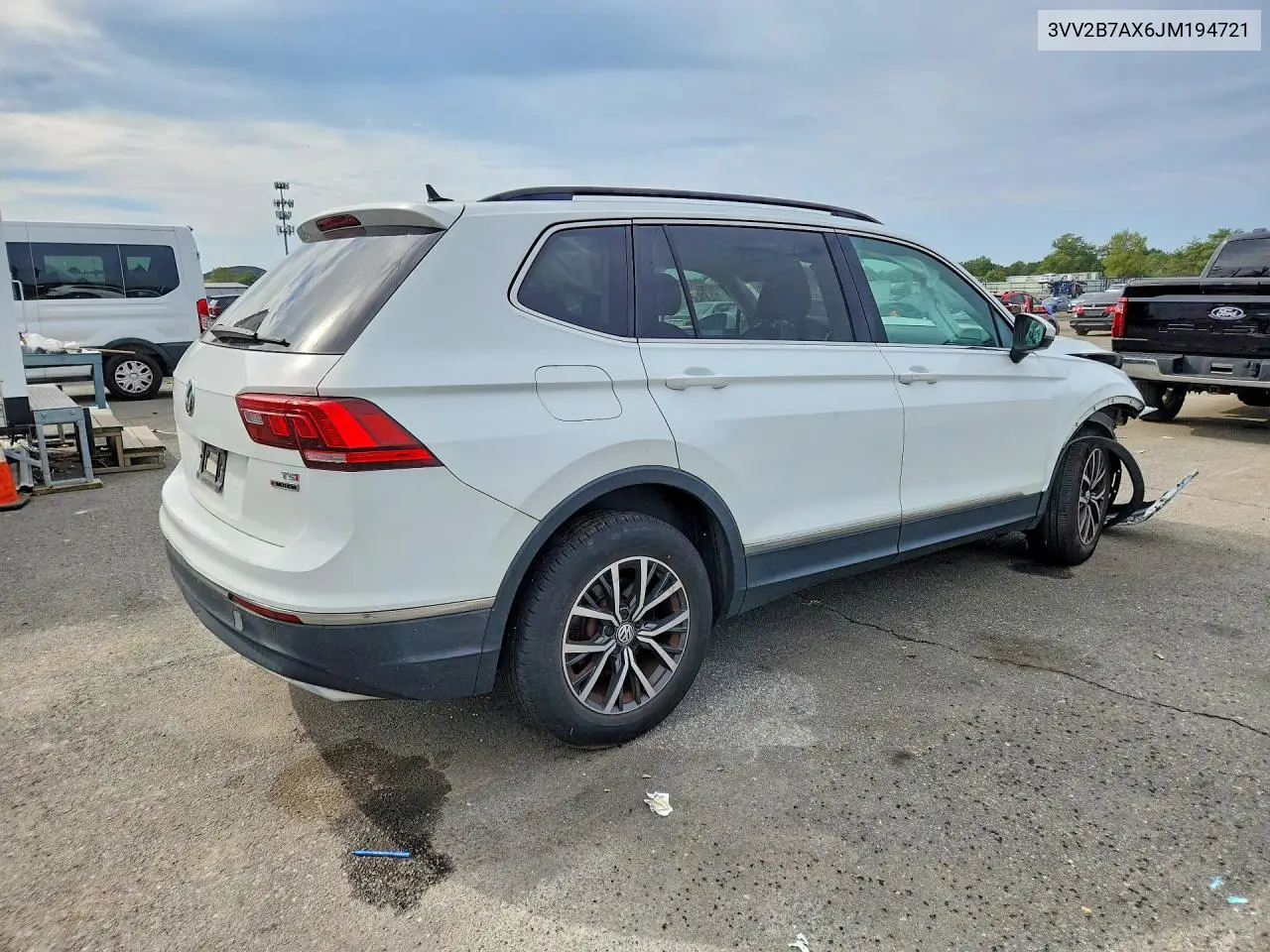 2018 VOLKSWAGEN TIGUAN VIN 3VV2B7AX6JM194721 — фото 3