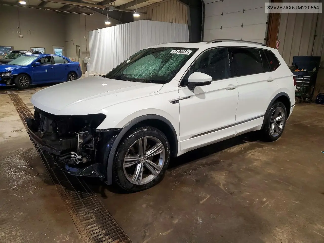 VOLKSWAGEN TIGUAN 2018, VIN 3VV2B7AX5JM220564