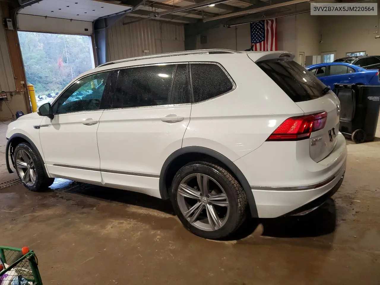 2018 VOLKSWAGEN TIGUAN VIN 3VV2B7AX5JM220564 — фото 2