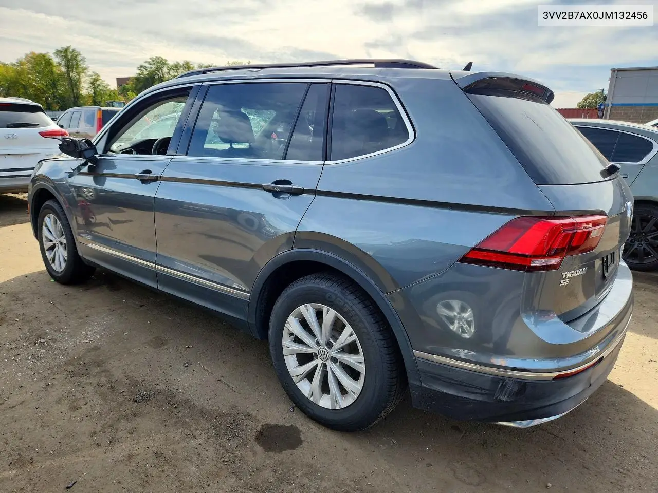 2018 VOLKSWAGEN TIGUAN VIN 3VV2B7AX0JM132456 — фото 2
