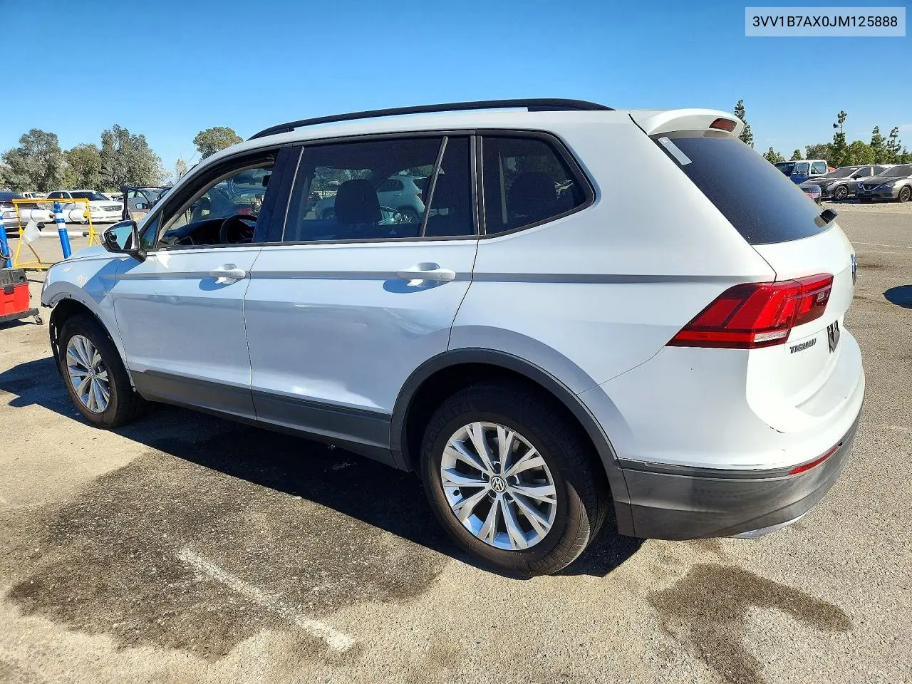 2018 VOLKSWAGEN TIGUAN VIN 3VV1B7AX0JM125888 — фото 2