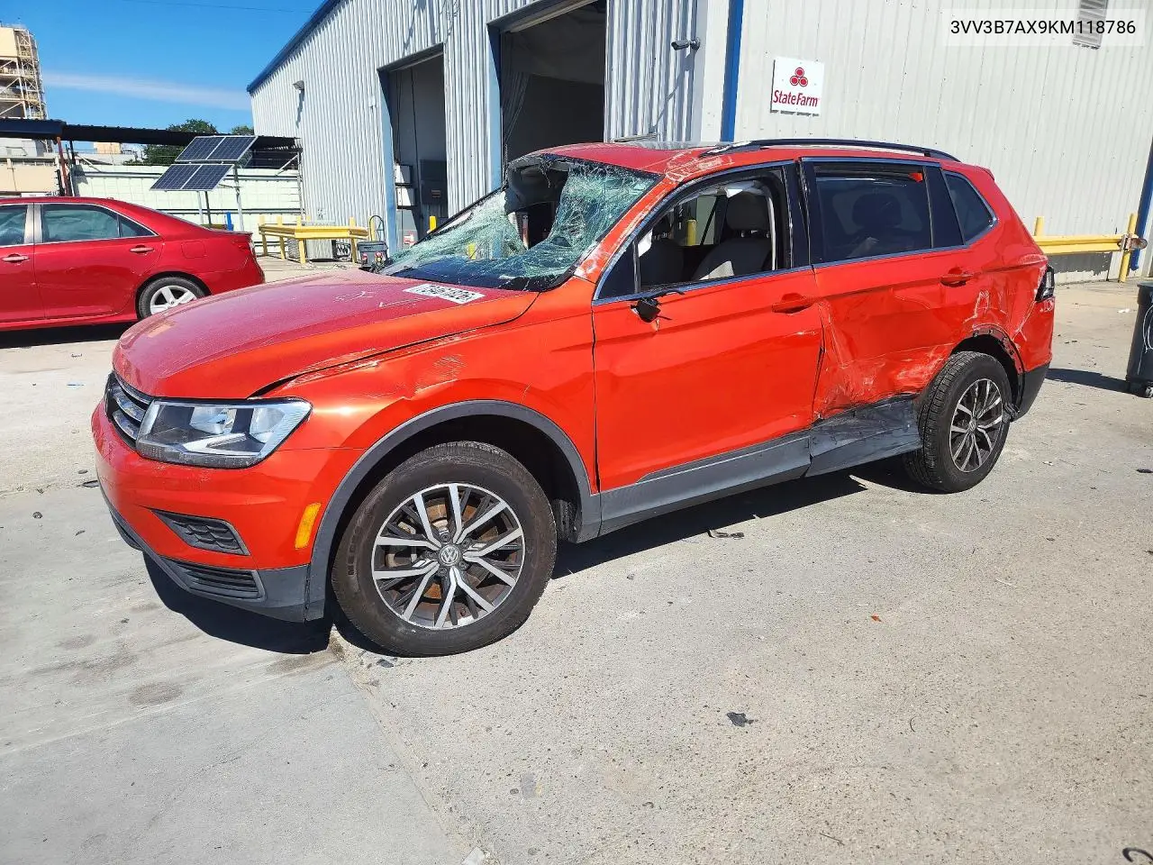 VOLKSWAGEN TIGUAN 2019, VIN 3VV3B7AX9KM118786