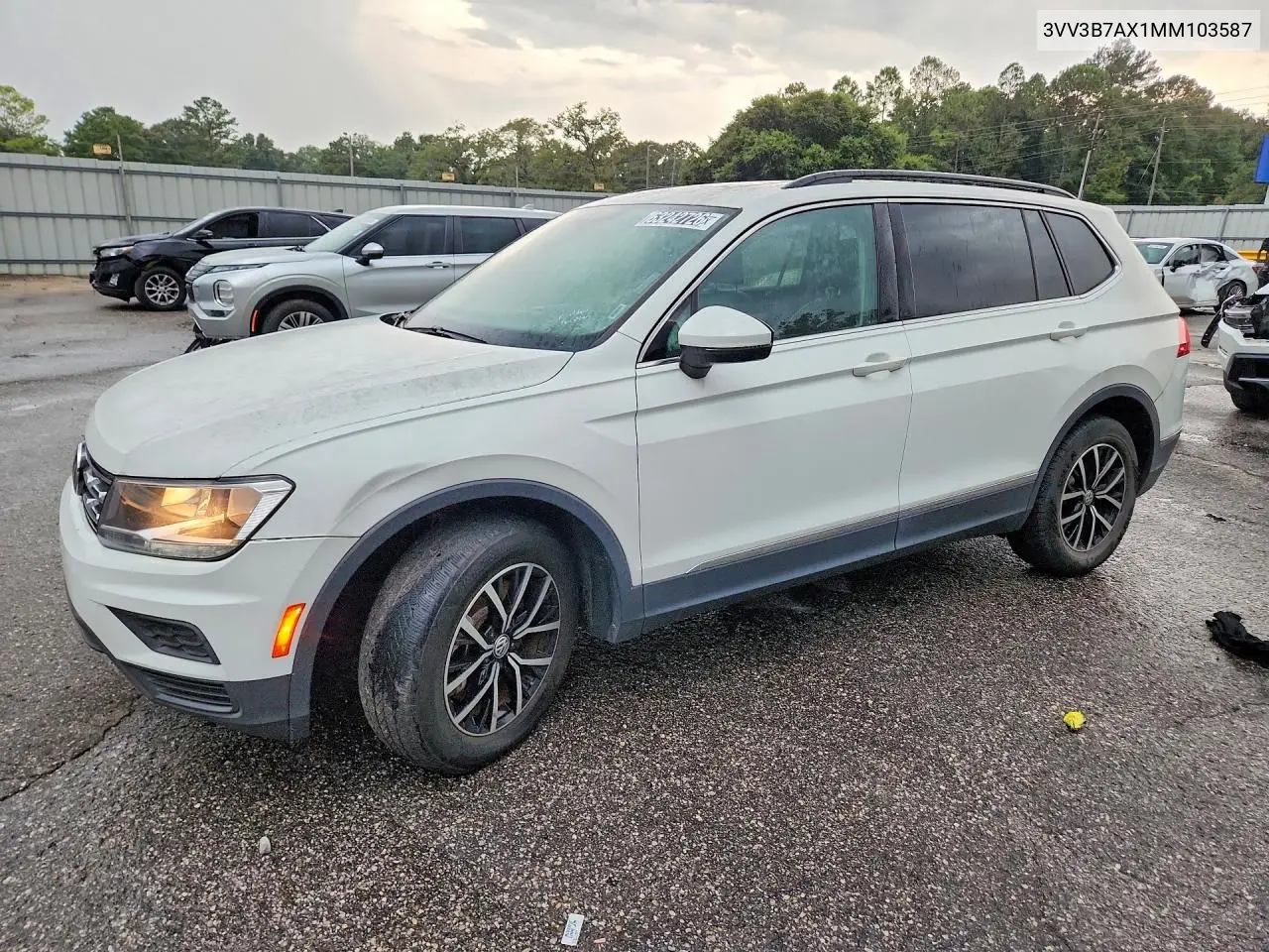 VOLKSWAGEN TIGUAN 2021, VIN 3VV3B7AX1MM103587