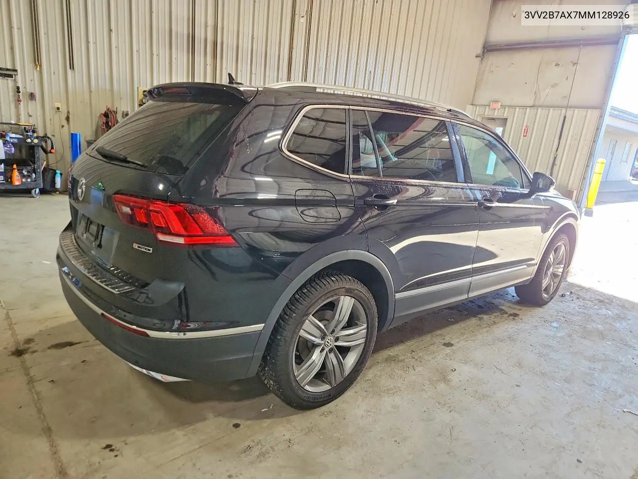 2021 VOLKSWAGEN TIGUAN VIN 3VV2B7AX7MM128926 — фото 3