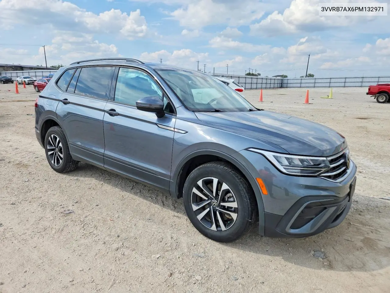 2023 VOLKSWAGEN TIGUAN VIN 3VVRB7AX6PM132971 — фото 4