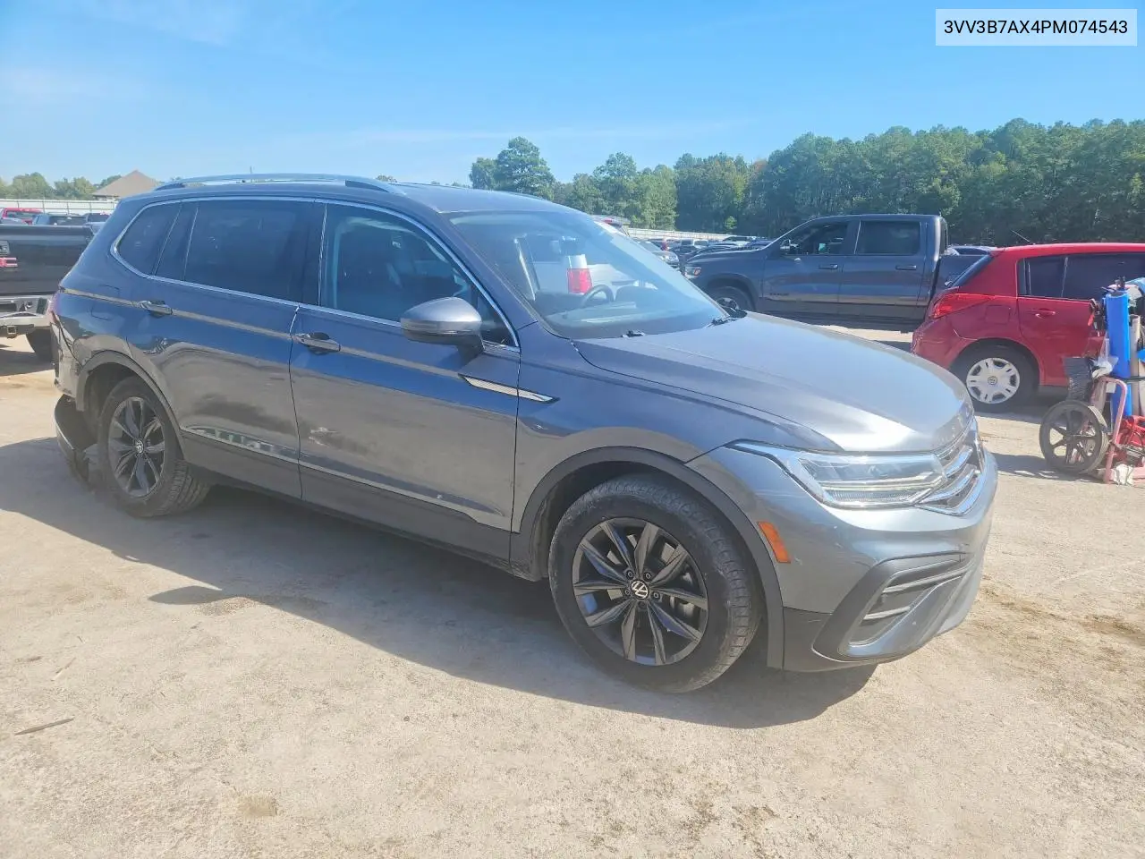 2023 VOLKSWAGEN TIGUAN VIN 3VV3B7AX4PM074543 — фото 4