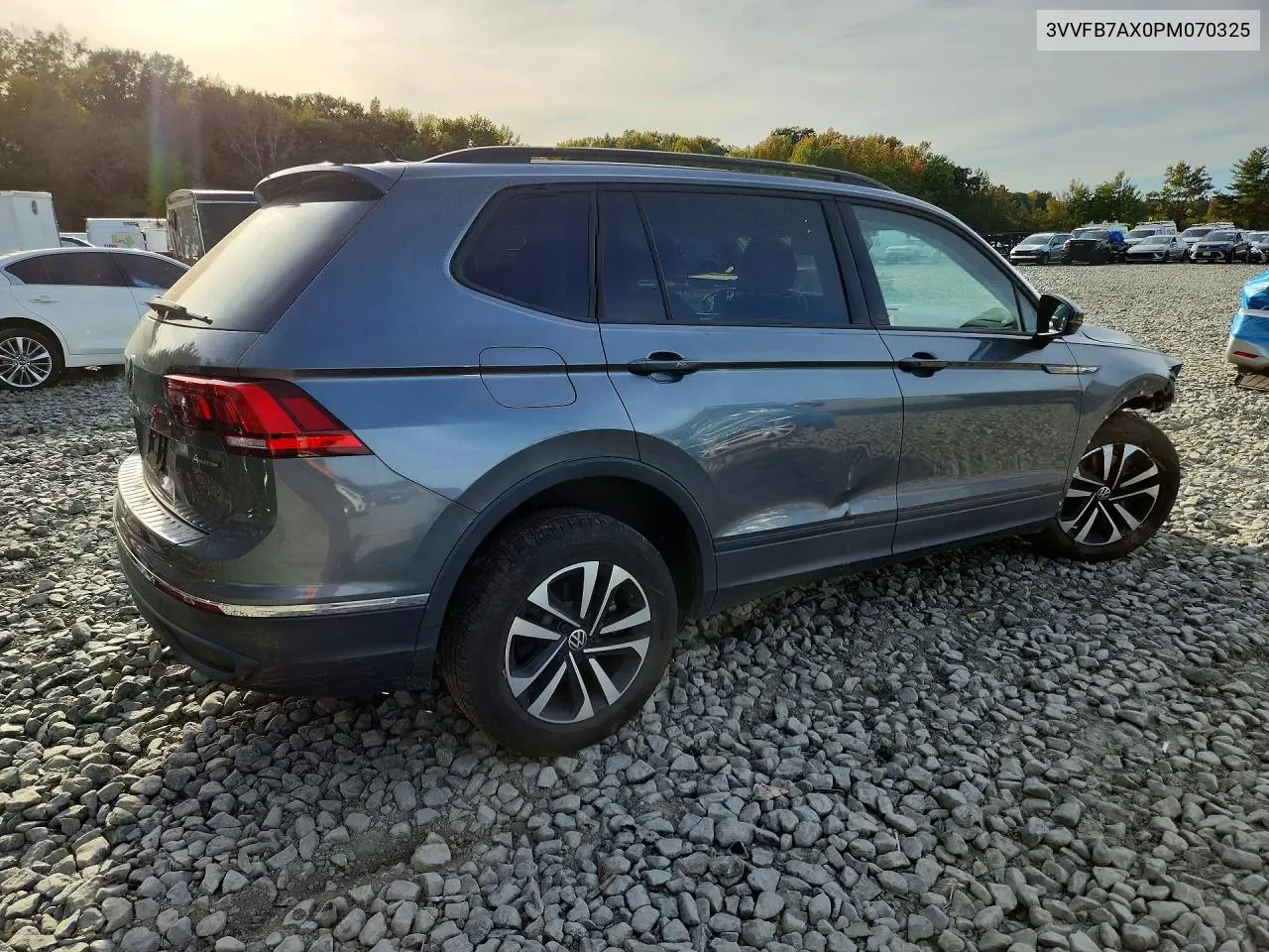 2023 VOLKSWAGEN TIGUAN VIN 3VVFB7AX0PM070325 — фото 3