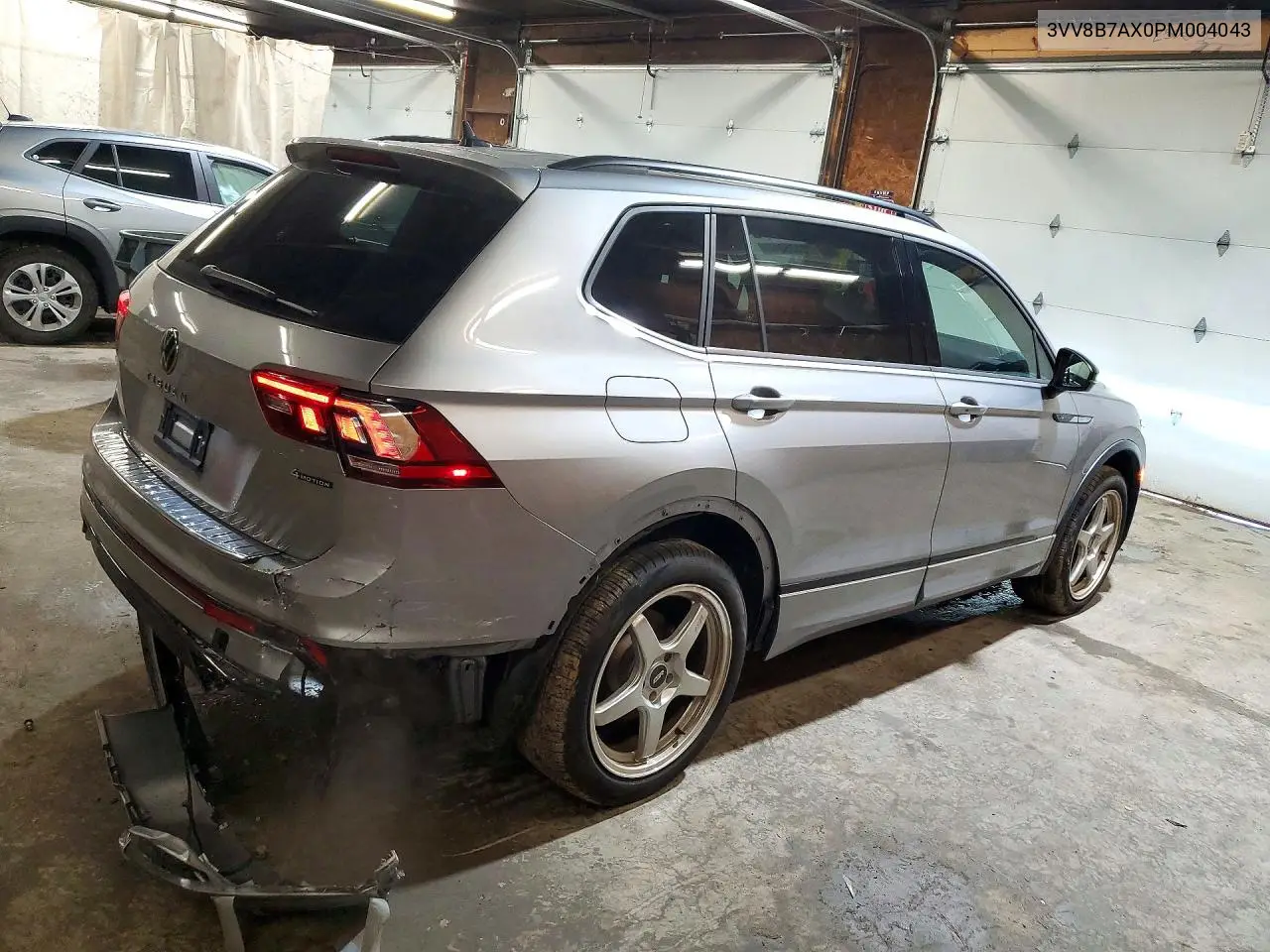 2023 VOLKSWAGEN TIGUAN VIN 3VV8B7AX0PM004043 — фото 3