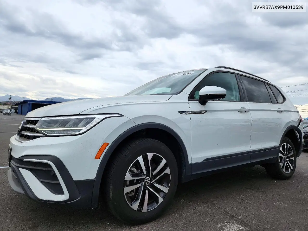 VOLKSWAGEN TIGUAN 2023, VIN 3VVRB7AX9PM010539