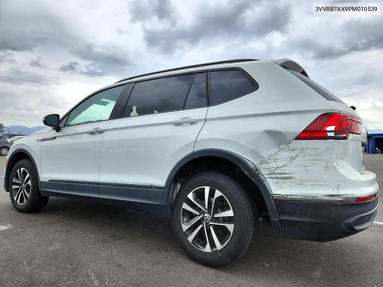 2023 VOLKSWAGEN TIGUAN VIN 3VVRB7AX9PM010539 — фото 2