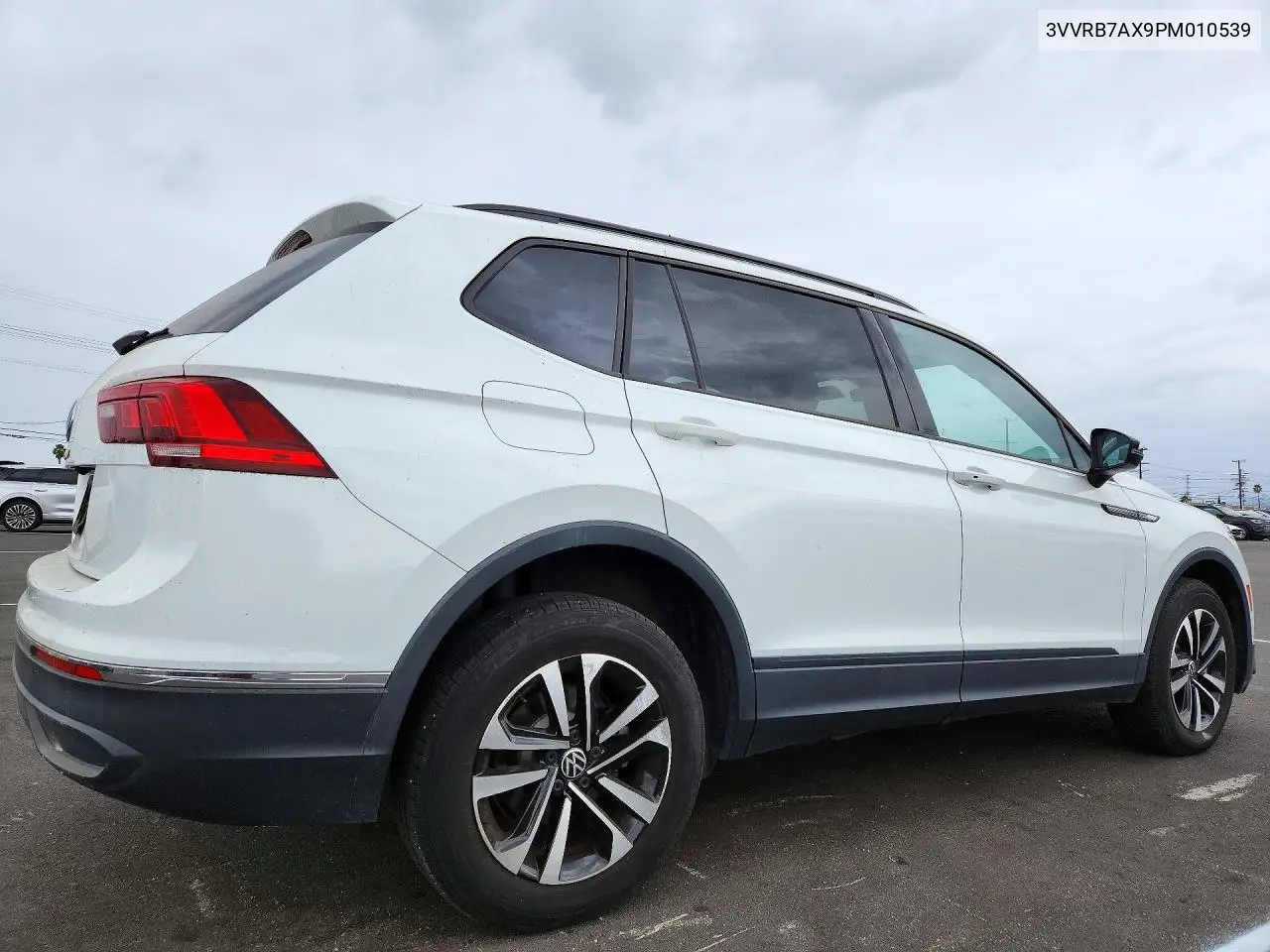 2023 VOLKSWAGEN TIGUAN VIN 3VVRB7AX9PM010539 — фото 3
