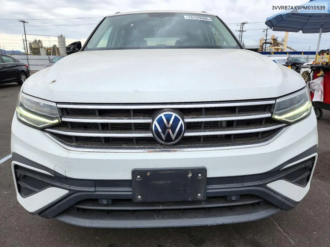 2023 VOLKSWAGEN TIGUAN VIN 3VVRB7AX9PM010539 — фото 5