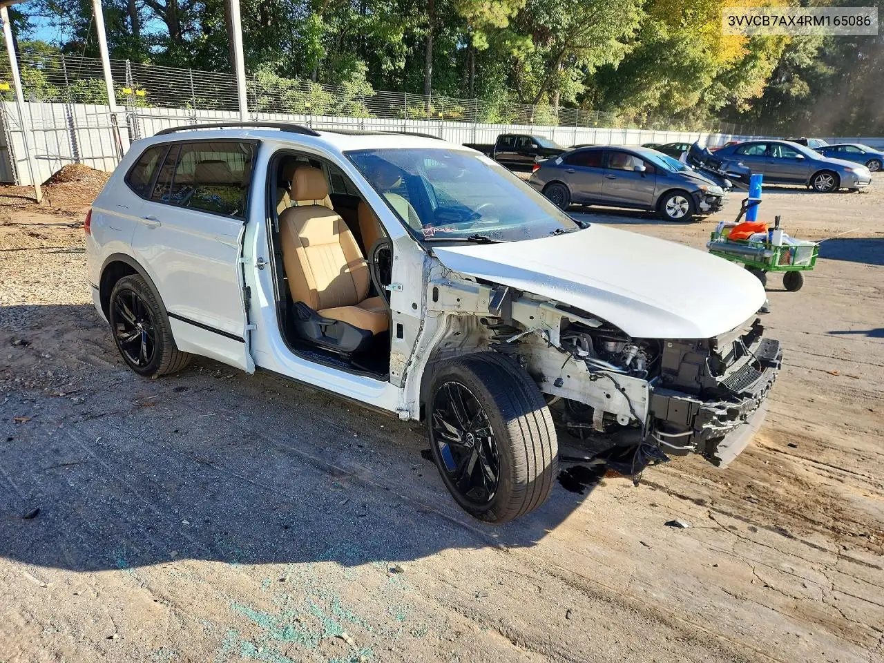 2024 VOLKSWAGEN TIGUAN VIN 3VVCB7AX4RM165086 — фото 4