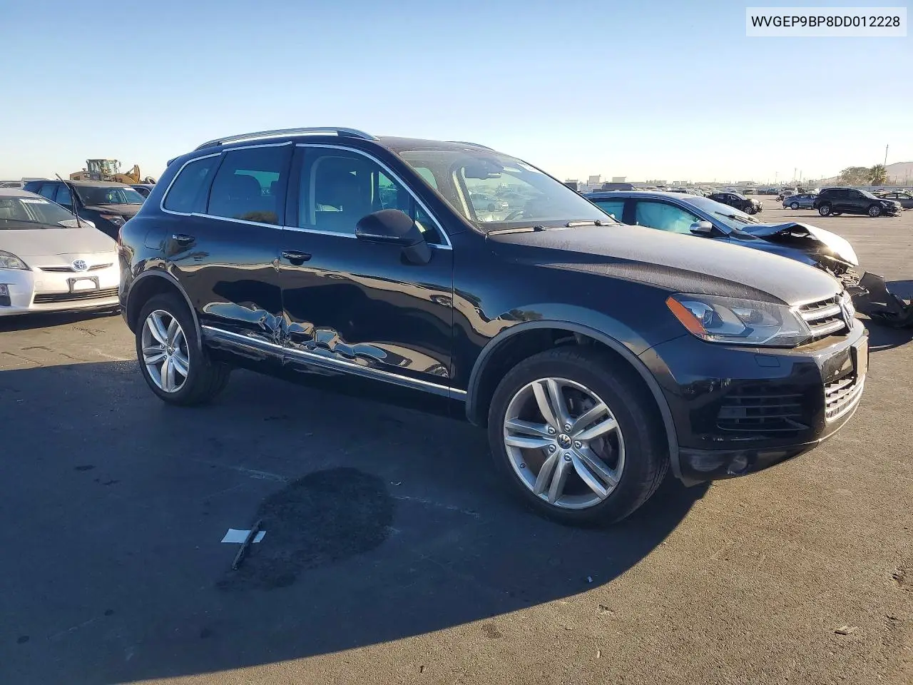 2013 VOLKSWAGEN TOUAREG VIN WVGEP9BP8DD012228 — фото 4