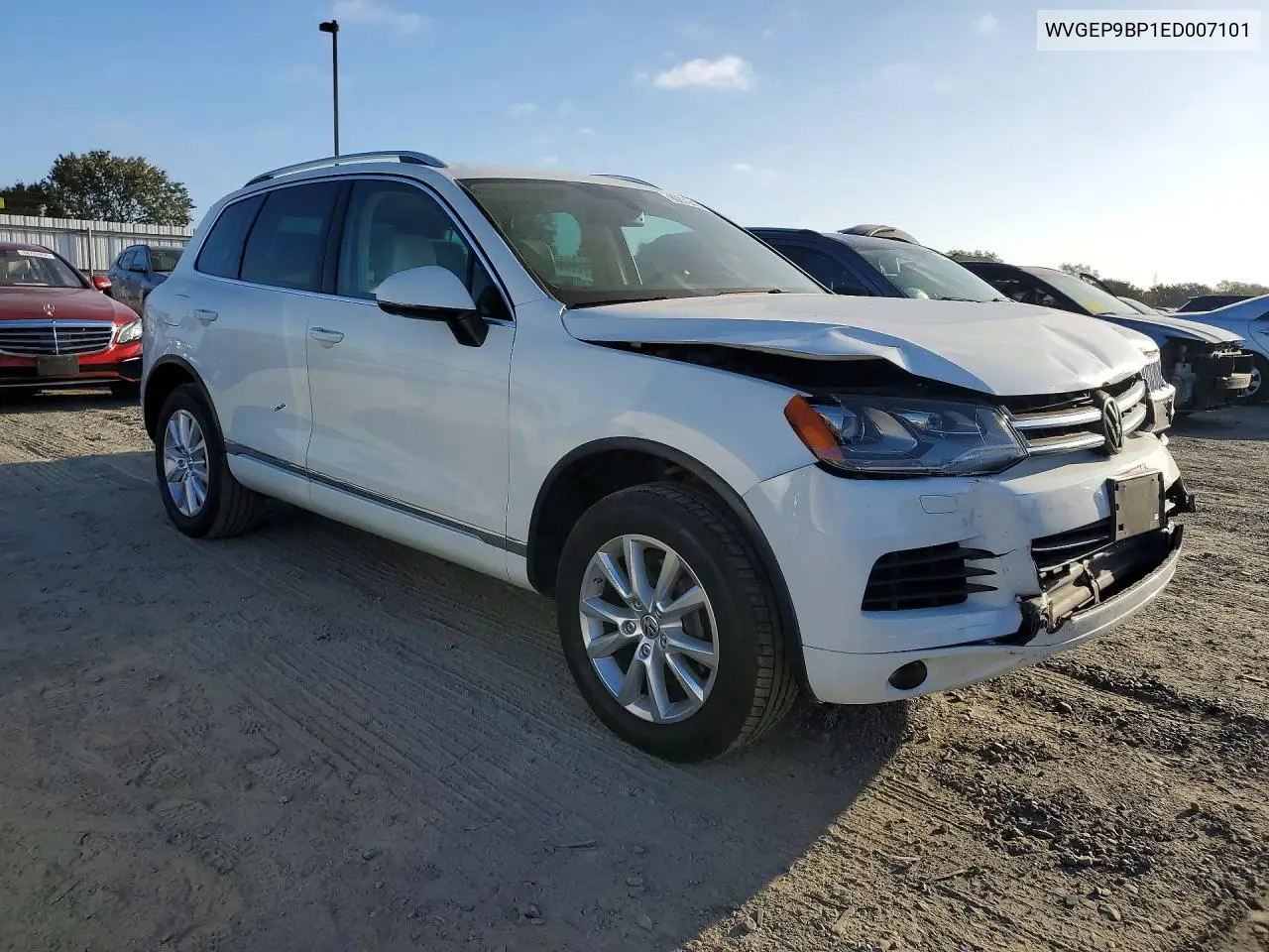 2014 VOLKSWAGEN TOUAREG VIN WVGEP9BP1ED007101 — фото 4