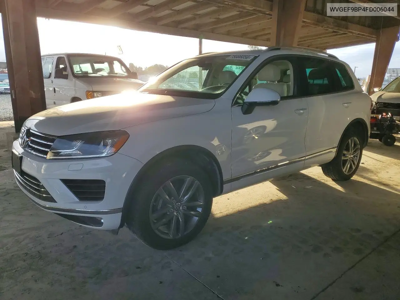 VOLKSWAGEN TOUAREG 2015, VIN WVGEF9BP4FD006044
