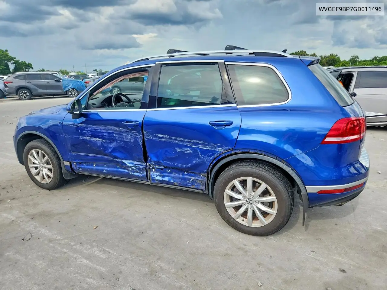 2016 VOLKSWAGEN TOUAREG VIN WVGEF9BP7GD011496 — фото 2