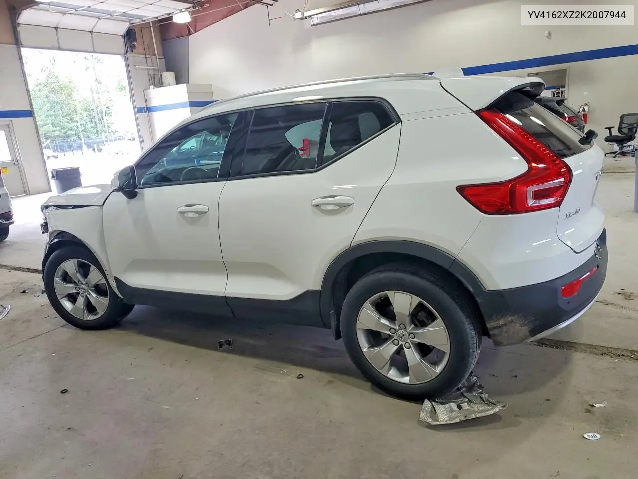 2019 VOLVO XC40 VIN YV4162XZ2K2007944 — фото 2