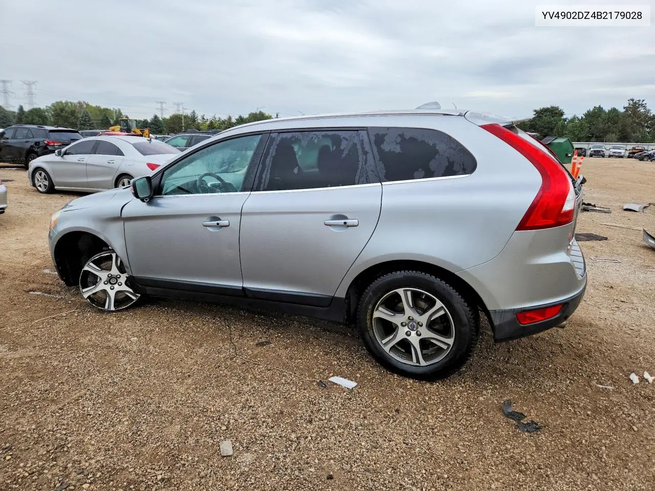 2011 VOLVO XC60 VIN YV4902DZ4B2179028 — фото 2