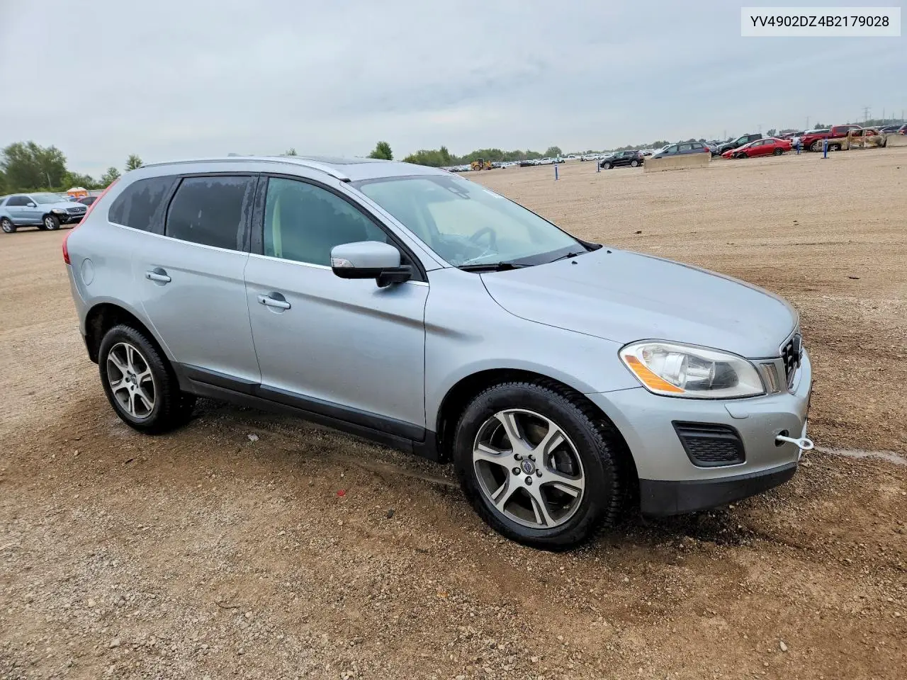 2011 VOLVO XC60 VIN YV4902DZ4B2179028 — фото 4