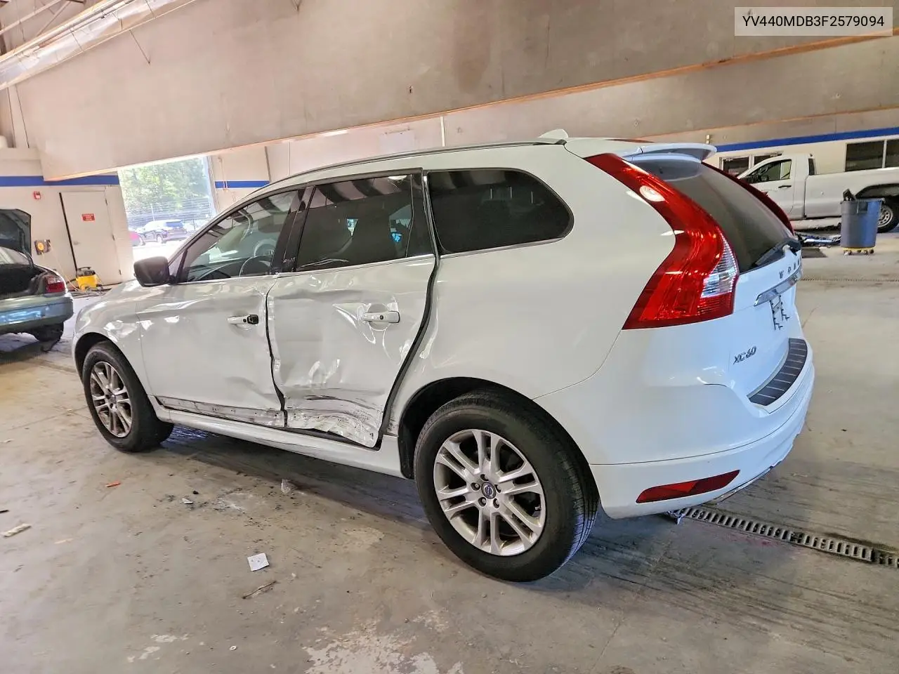 2015 VOLVO XC60 VIN YV440MDB3F2579094 — фото 2