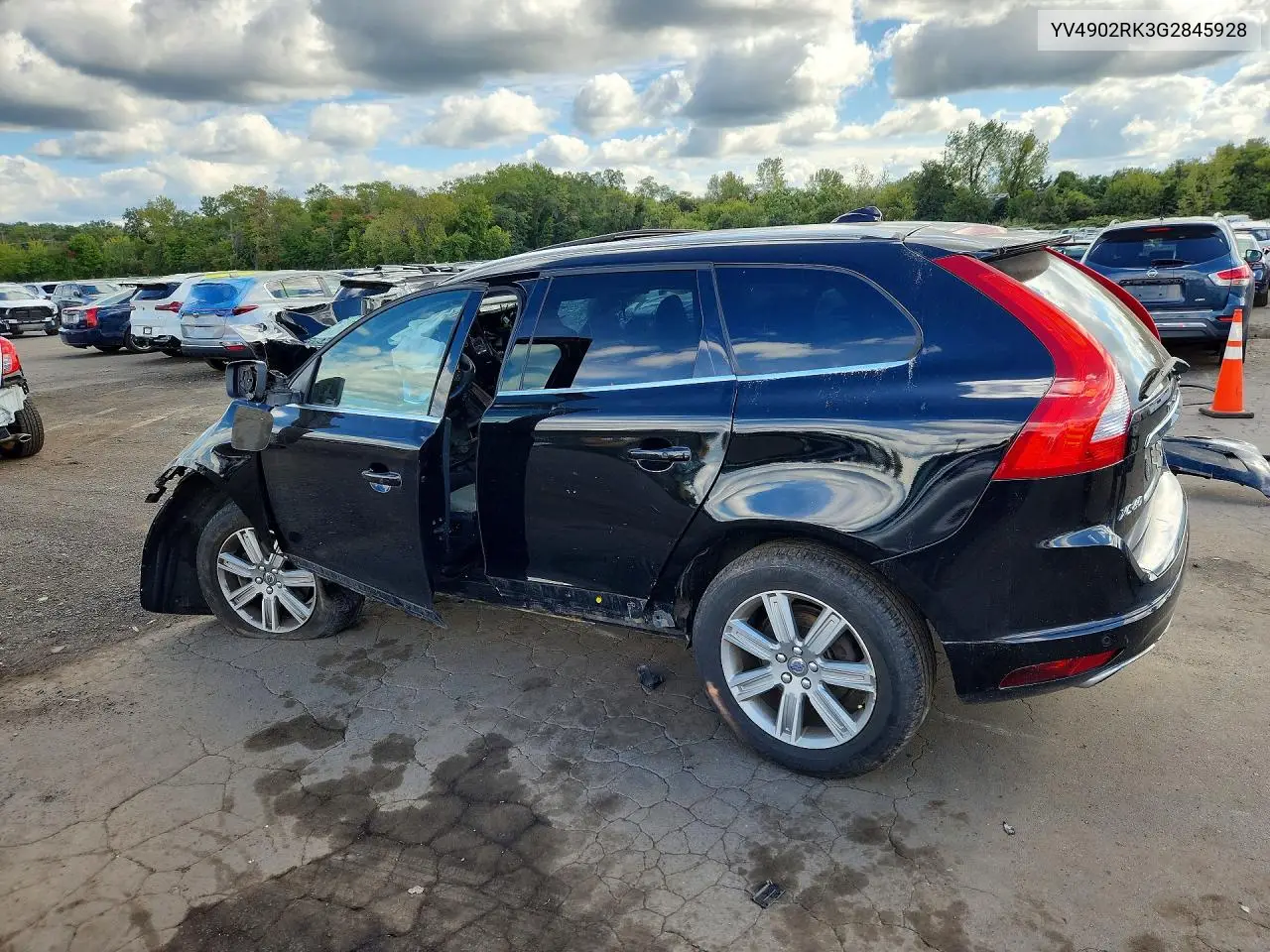 2016 VOLVO XC60 VIN YV4902RK3G2845928 — фото 2