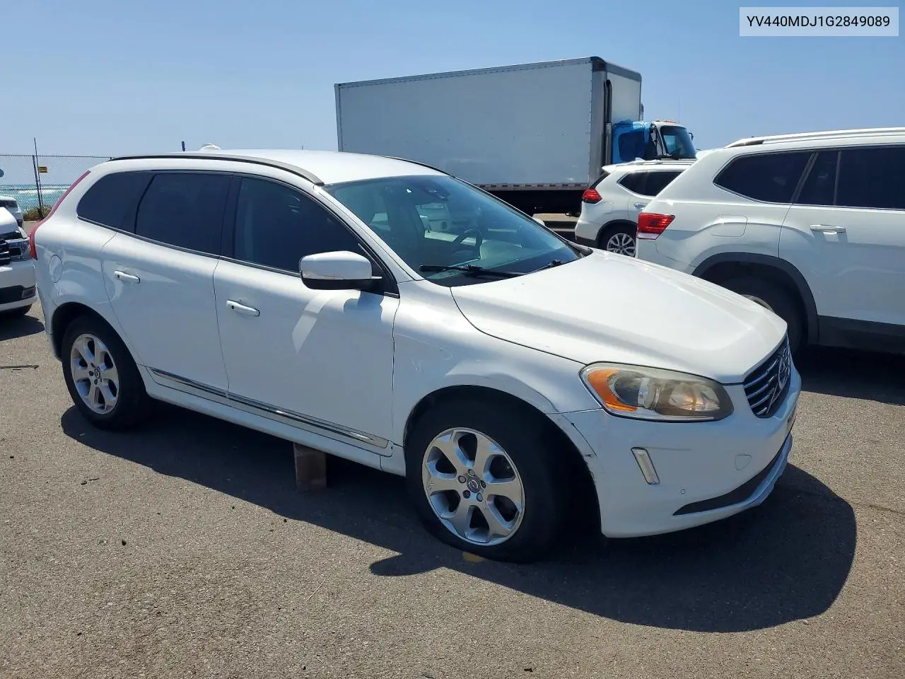 2016 VOLVO XC60 VIN YV440MDJ1G2849089 — фото 4