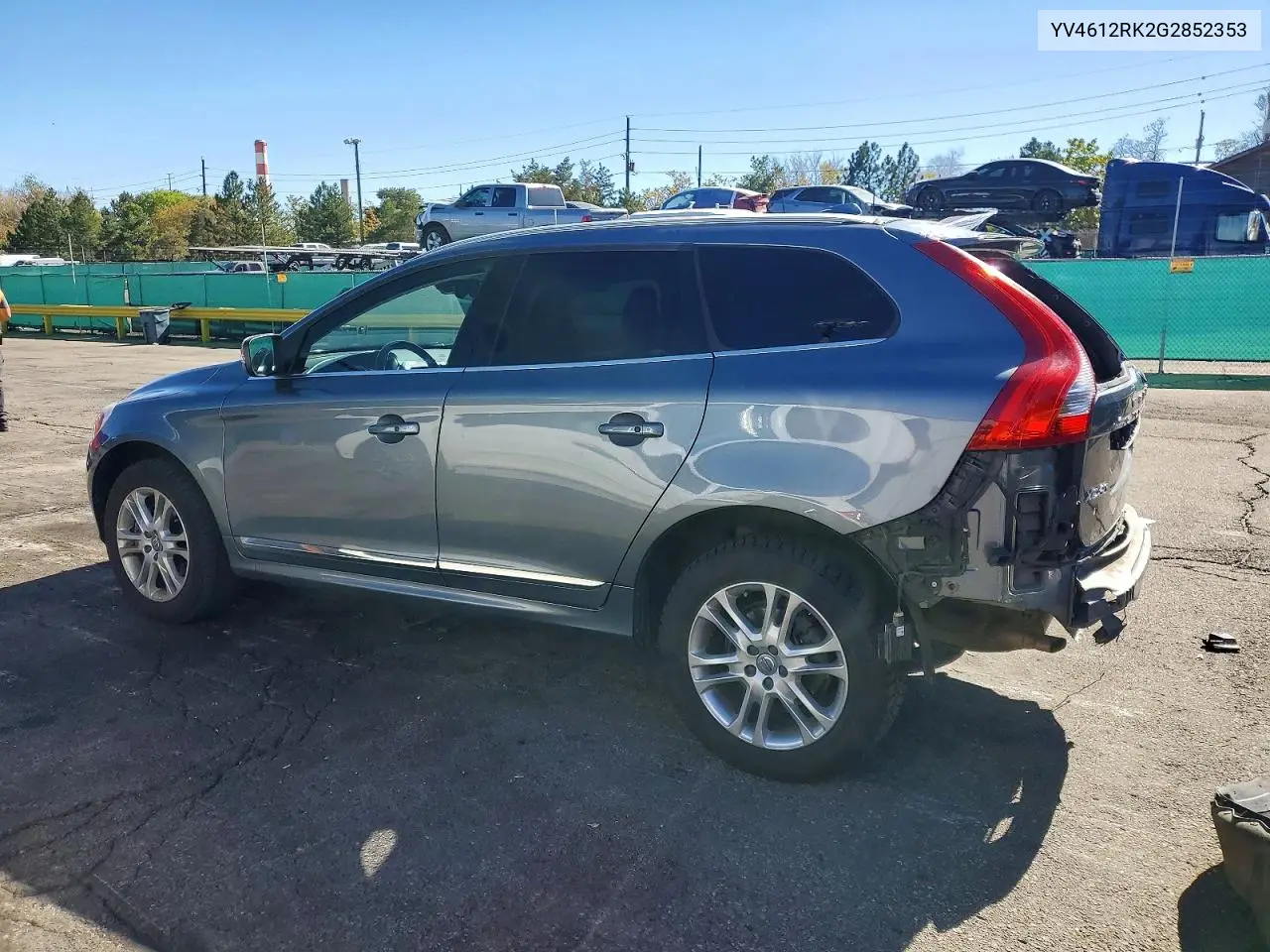 2016 VOLVO XC60 VIN YV4612RK2G2852353 — фото 2