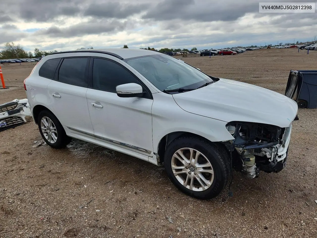 2016 VOLVO XC60 VIN YV440MDJ5G2812398 — фото 4