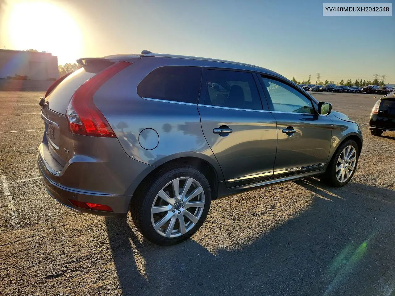 2017 VOLVO XC60 VIN YV440MDUXH2042548 — фото 3