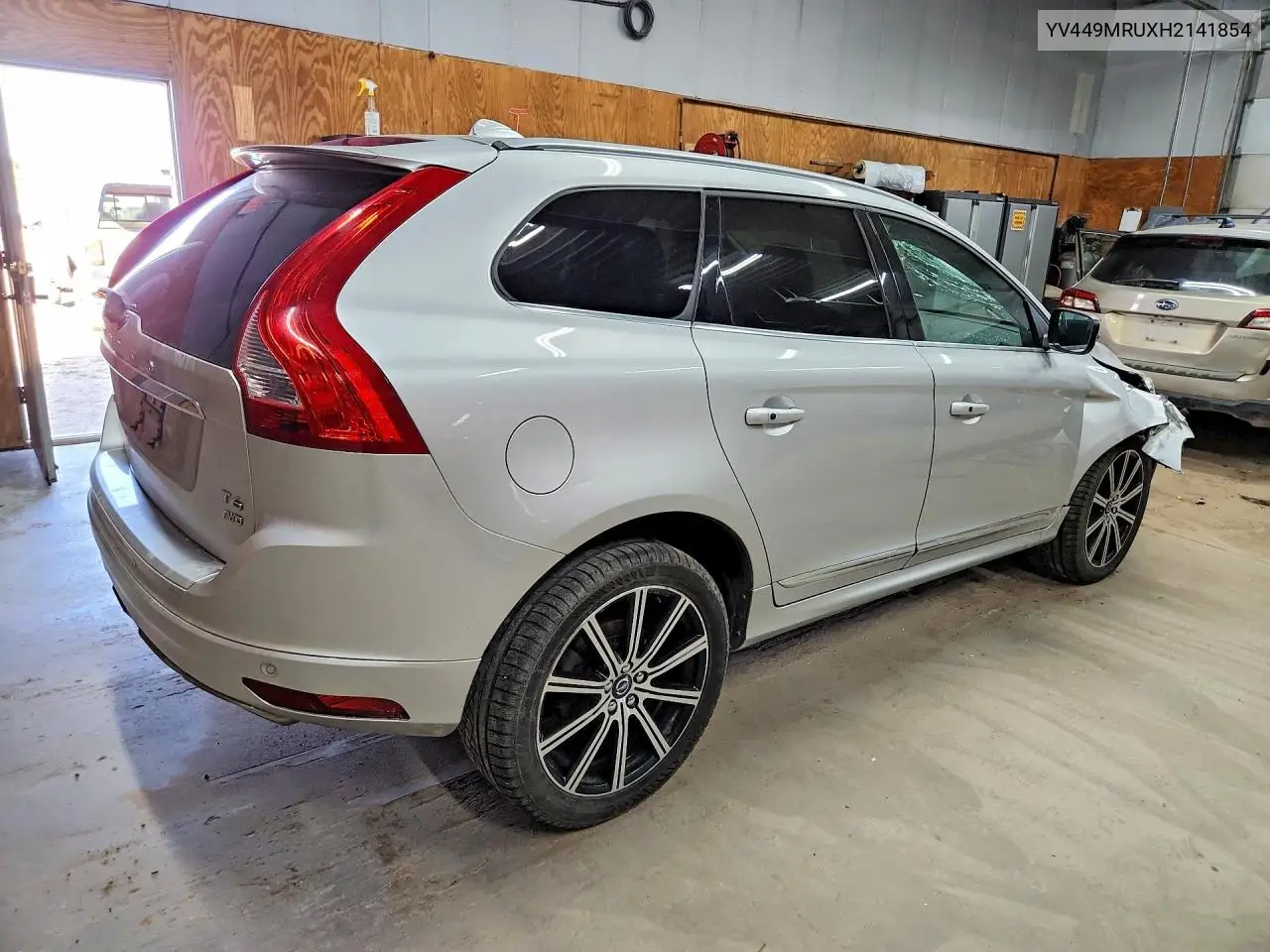 2017 VOLVO XC60 VIN YV449MRUXH2141854 — фото 3