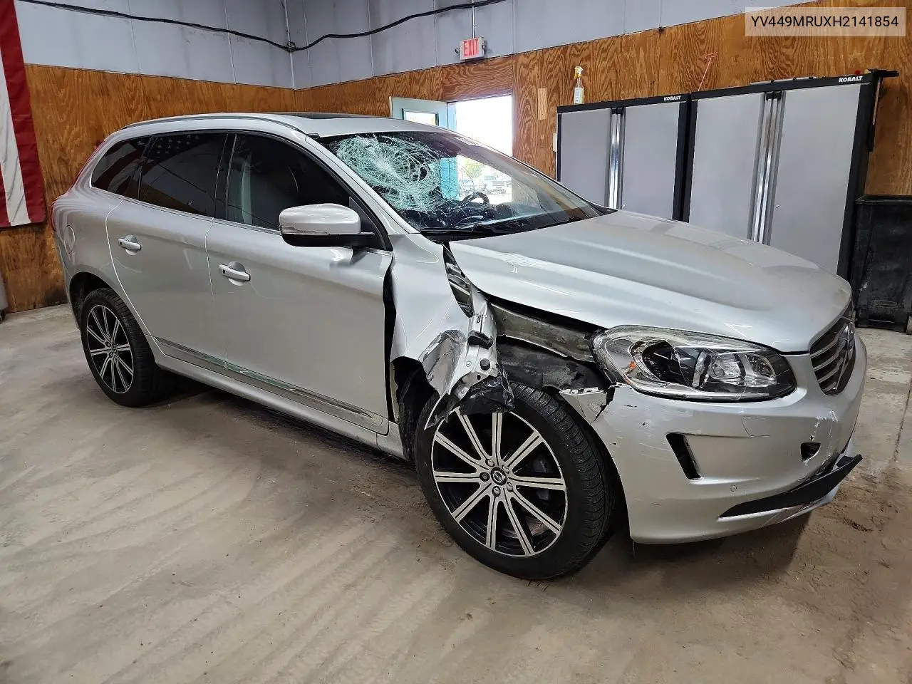 2017 VOLVO XC60 VIN YV449MRUXH2141854 — фото 4
