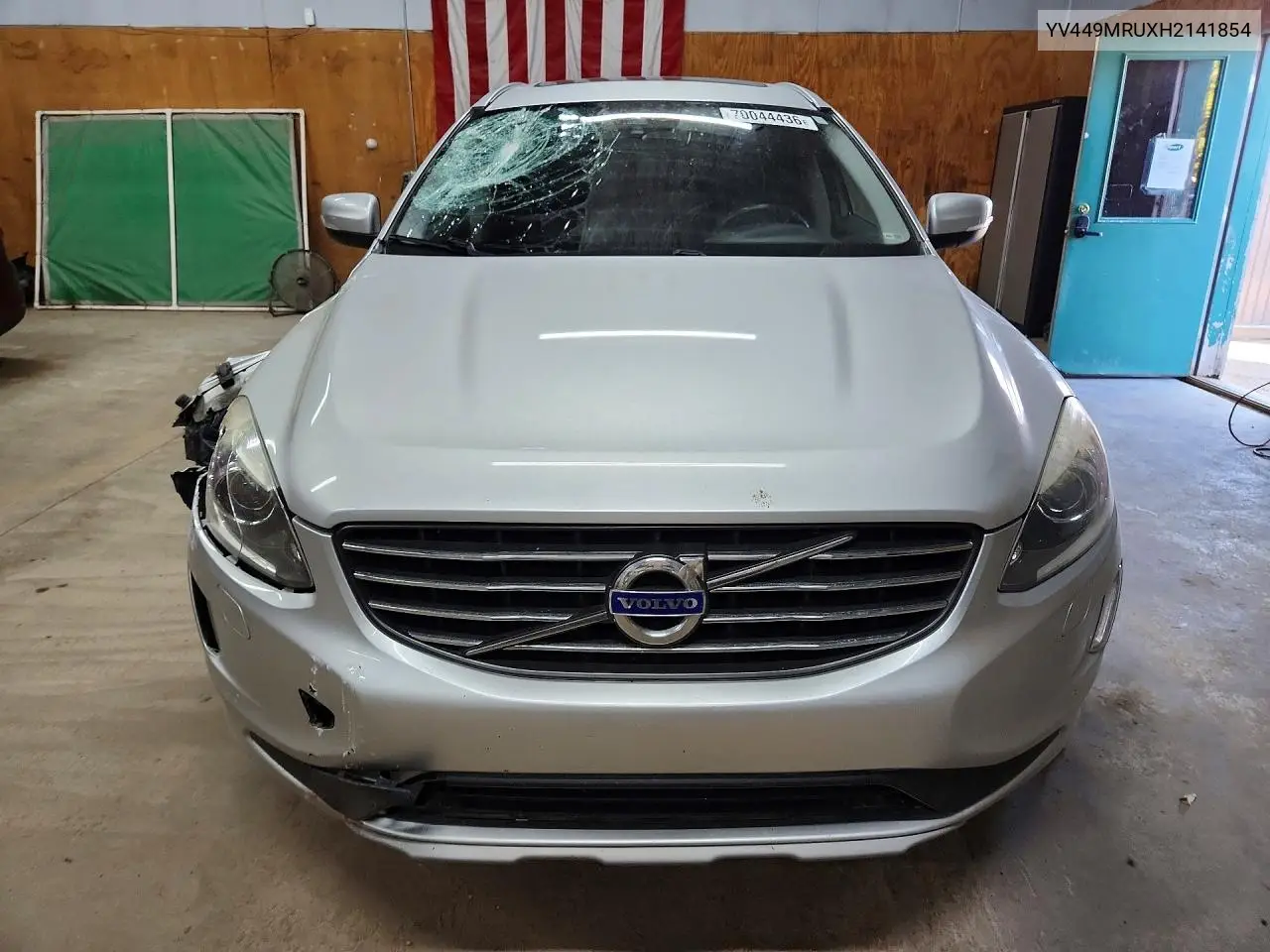 2017 VOLVO XC60 VIN YV449MRUXH2141854 — фото 5