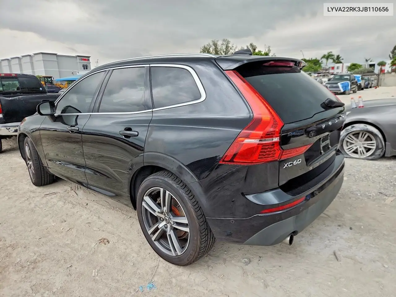 2018 VOLVO XC60 VIN LYVA22RK3JB110656 — фото 2