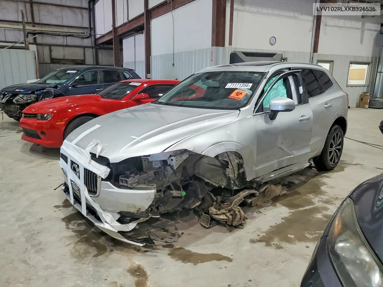 VOLVO XC60 2019, VIN LYV102RLXKB326536