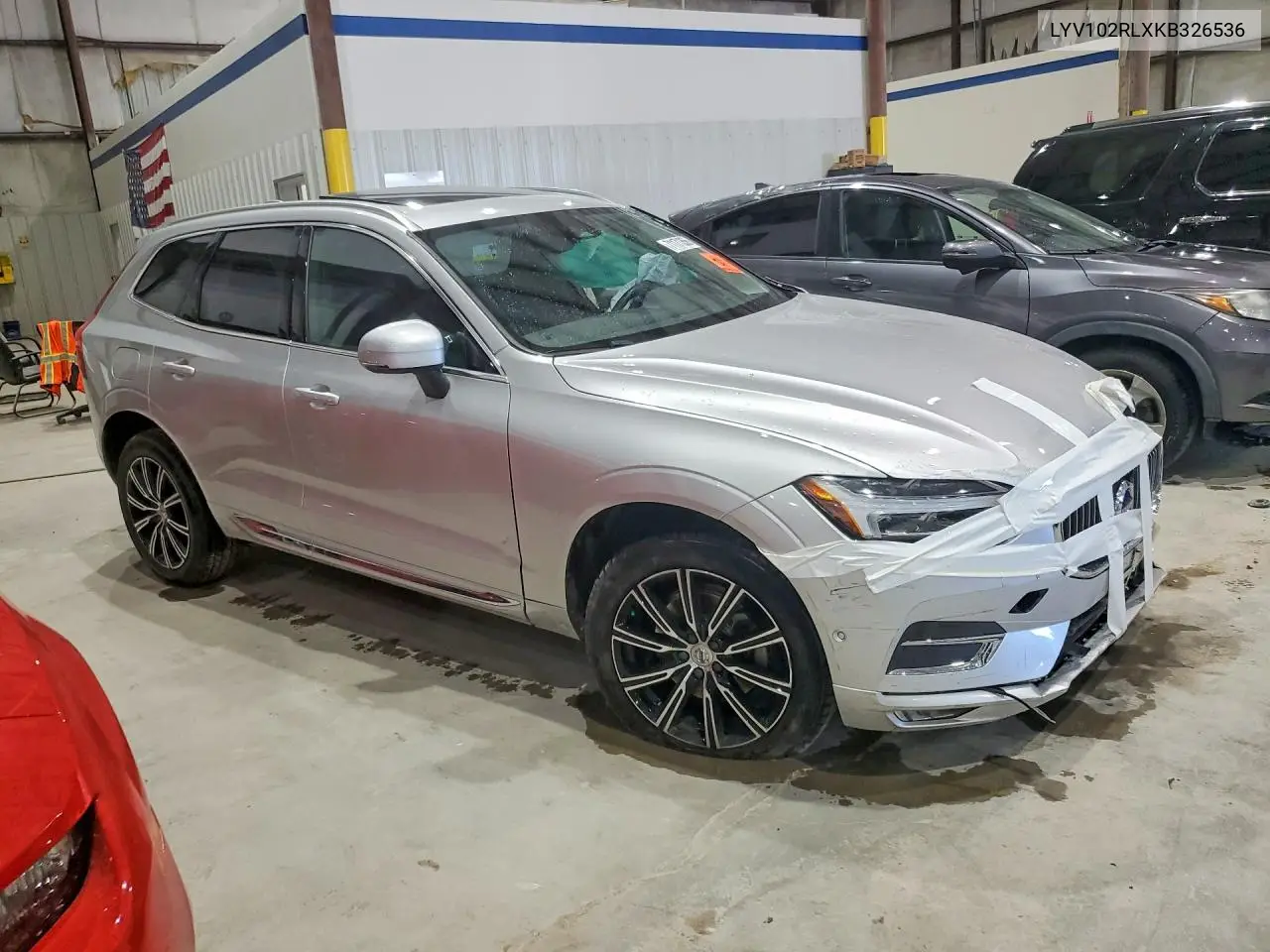2019 VOLVO XC60 VIN LYV102RLXKB326536 — фото 4