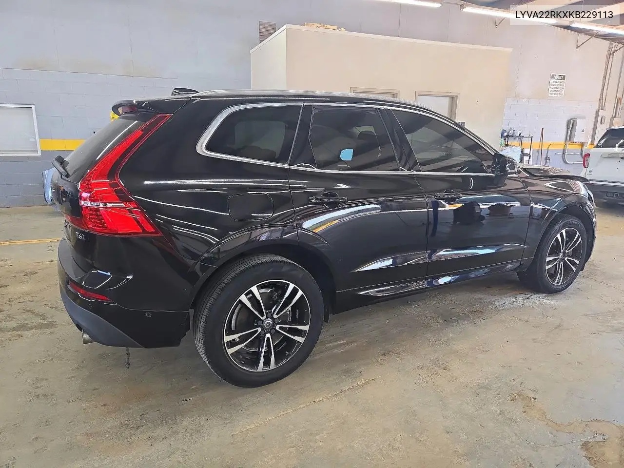 2019 VOLVO XC60 VIN LYVA22RKXKB229113 — фото 3