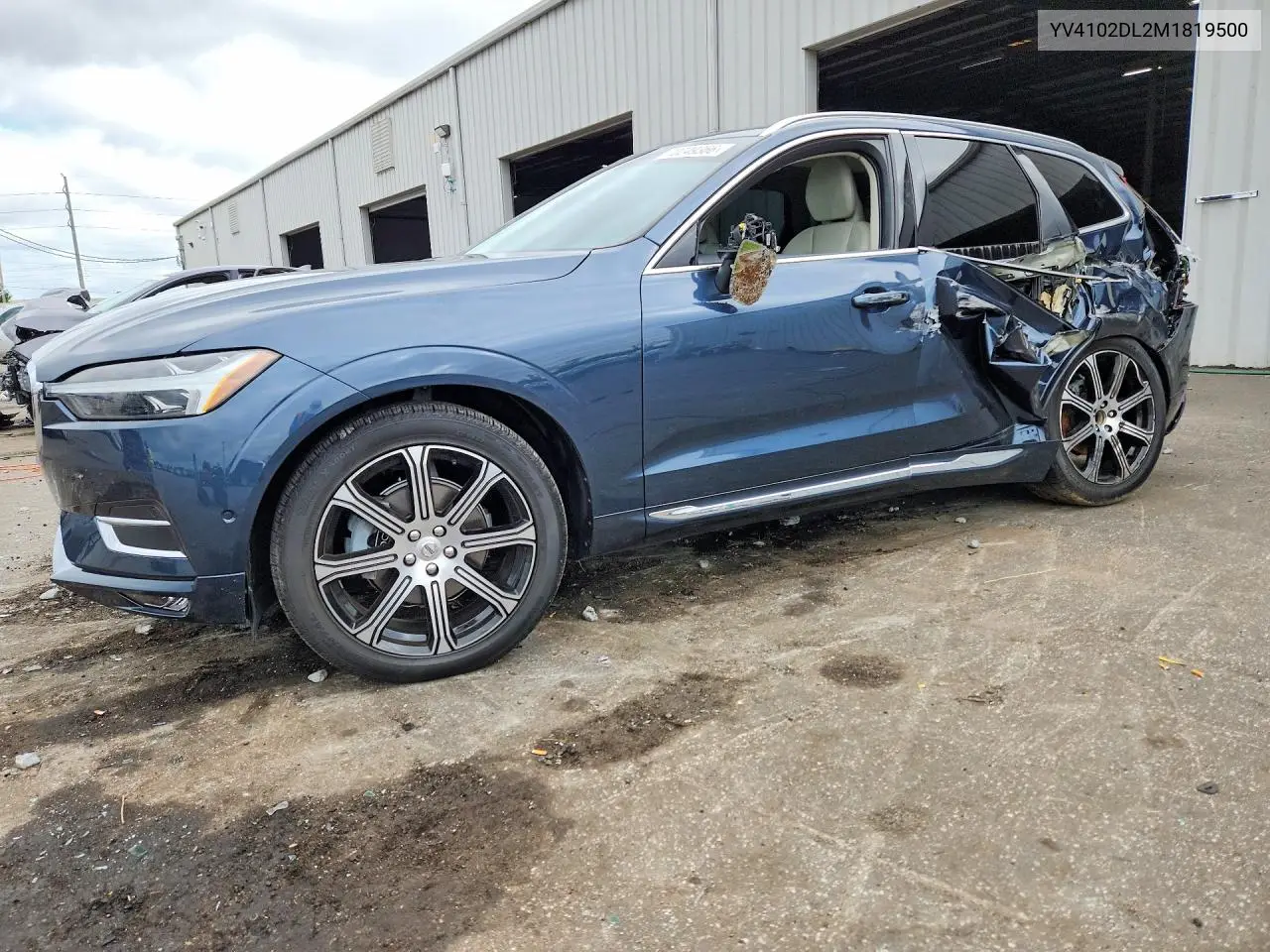 VOLVO XC60 2021, VIN YV4102DL2M1819500