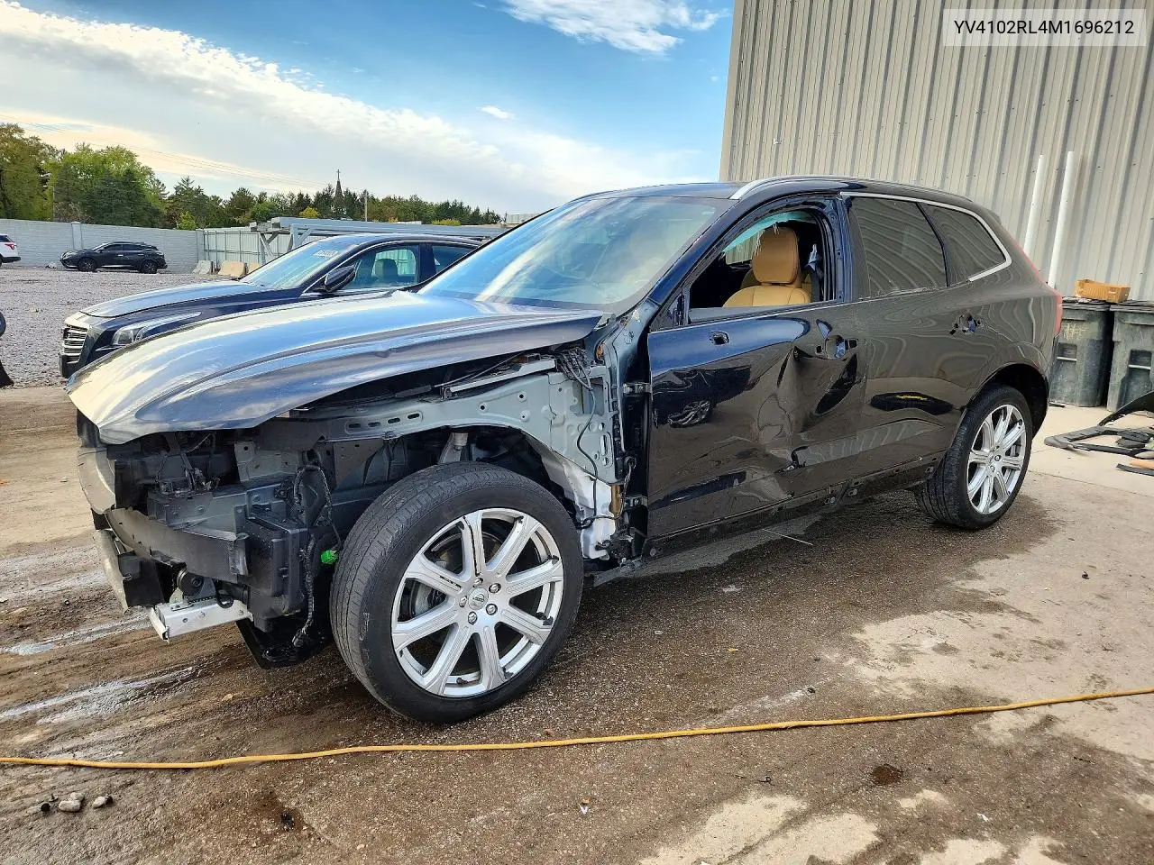 VOLVO XC60 2021, VIN YV4102RL4M1696212
