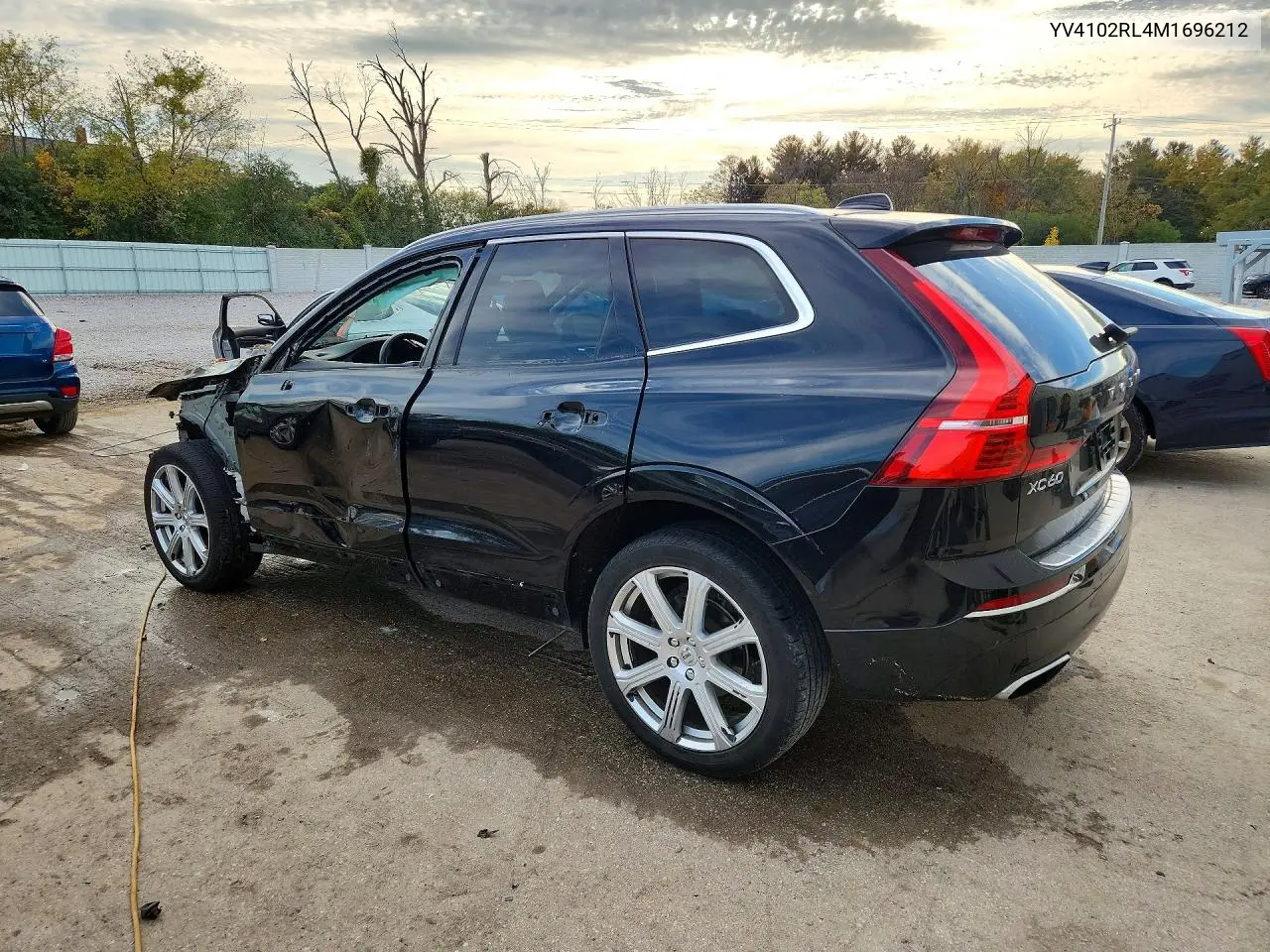 2021 VOLVO XC60 VIN YV4102RL4M1696212 — фото 2