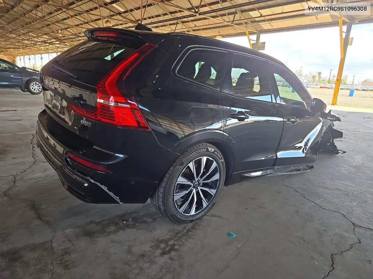 2025 VOLVO XC60 VIN YV4M12RC9S1096308 — фото 3