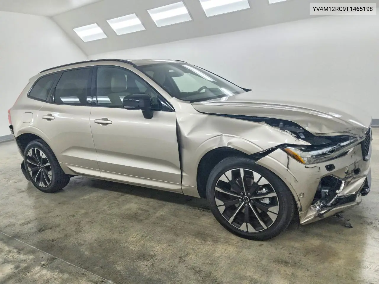 2026 VOLVO XC60 VIN YV4M12RC9T1465198 — фото 4