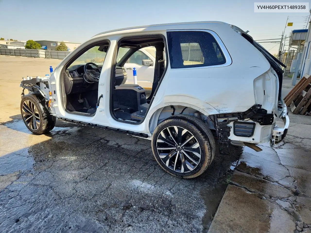 2026 VOLVO XC90 VIN YV4H60PEXT1489358 — фото 2