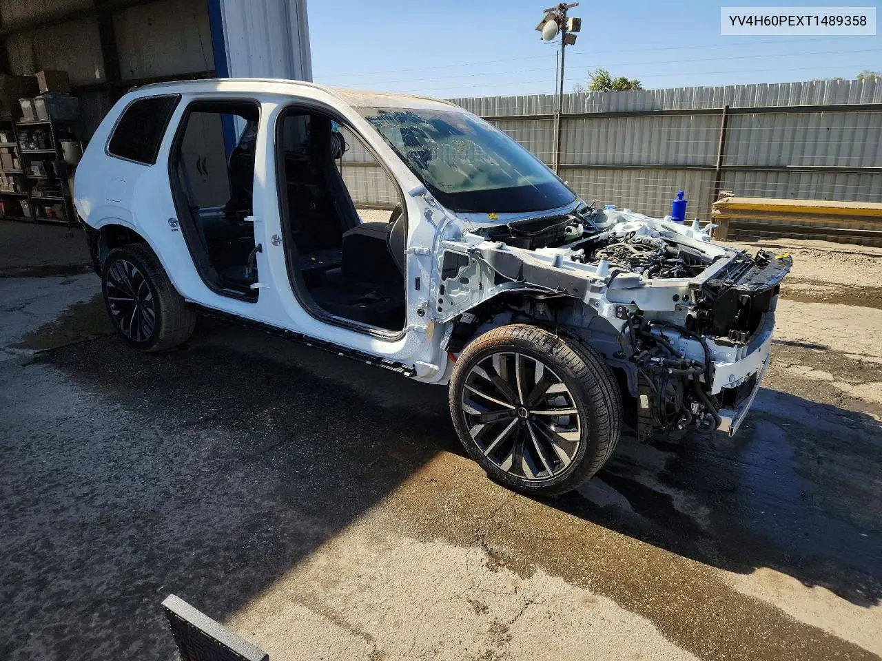 2026 VOLVO XC90 VIN YV4H60PEXT1489358 — фото 4