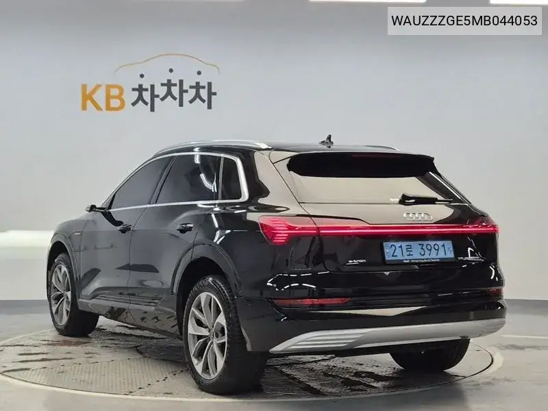 2021 AUDI E-TRON VIN WAUZZZGE5MB044053 — фото 2
