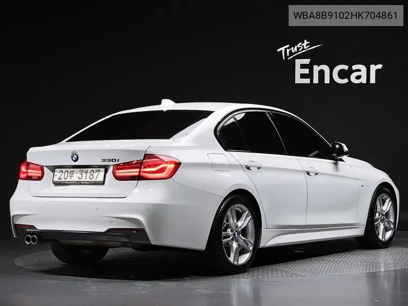 BMW N/A 2017, VIN WBA8B9102HK704861