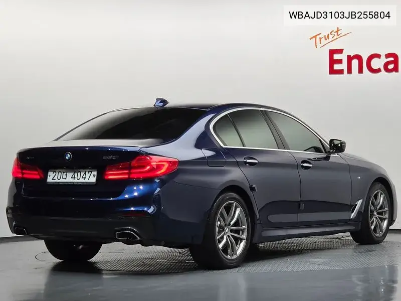 BMW N/A 2018, VIN WBAJD3103JB255804