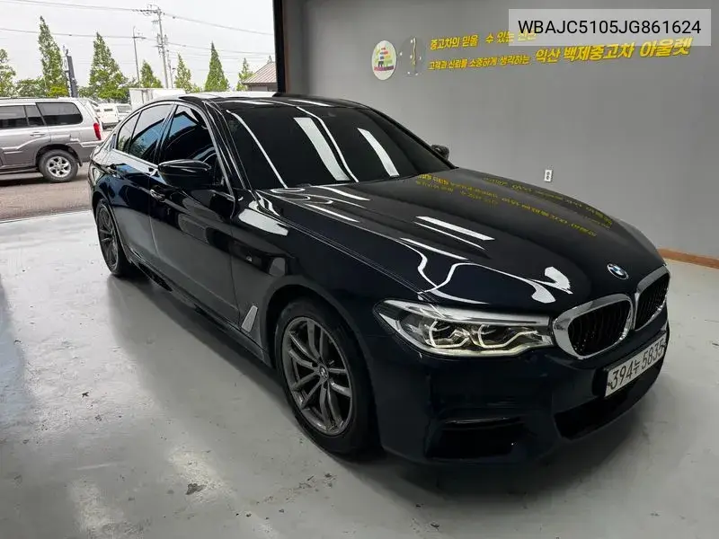BMW N/A 2018, VIN WBAJC5105JG861624