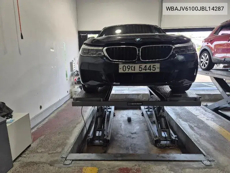 BMW N/A 2018, VIN WBAJV6100JBL14287